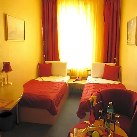 Hotell Am Hauptbahnhof 3*